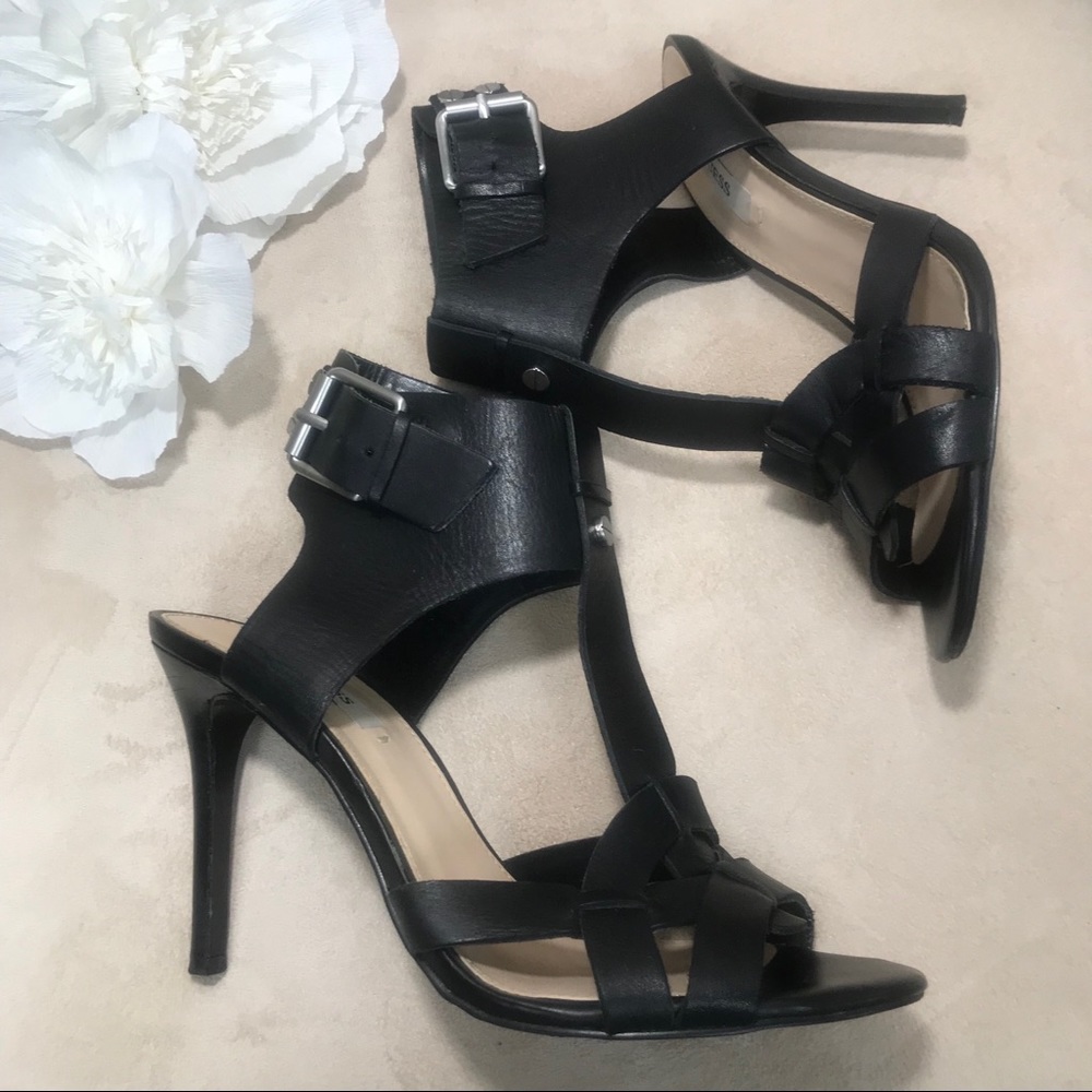 Guess Gwhyanne black leather t strap heel sandal